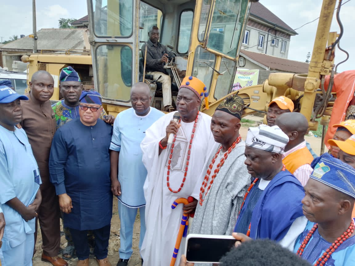 IKORODU BORN FEDERAL LAWMAKER FLAGS OFF MULTIPLE ROAD PROJECTS IN IMOTA ...